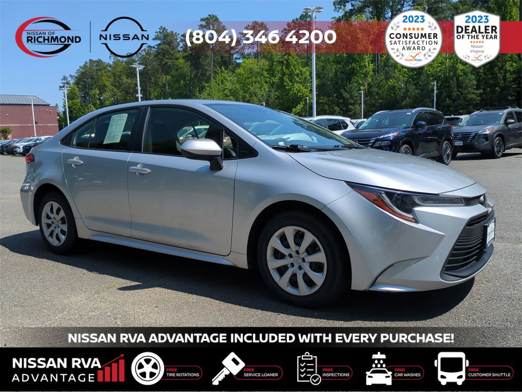 Used 2023 Toyota Corolla LE image 3