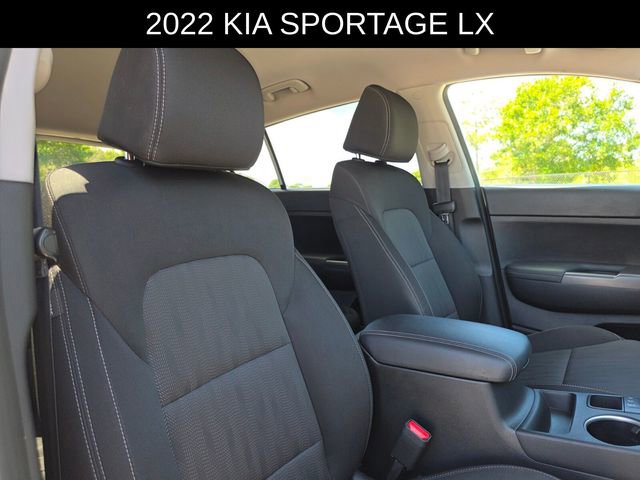 Used 2022 Kia Sportage LX image 11