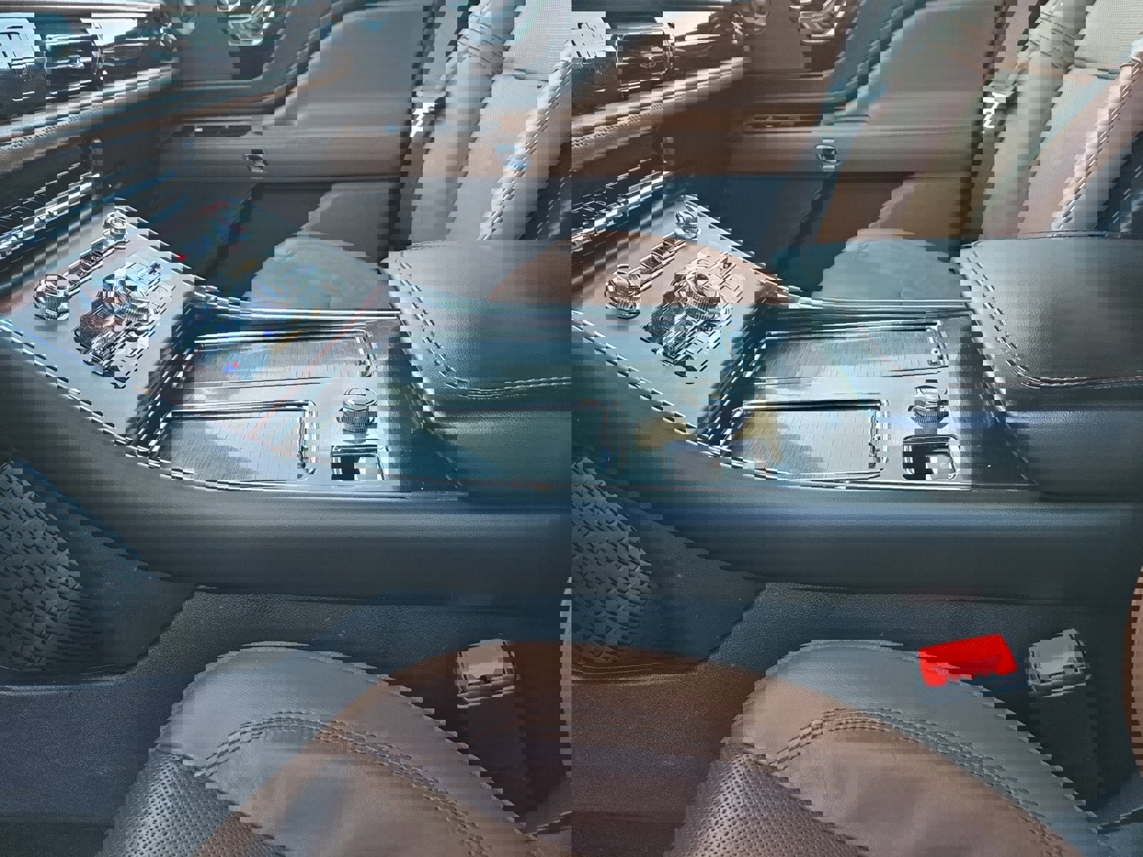 Used 2023 Lincoln Aviator Reserve w/ Elements Package Plus AWD/4WD image 22