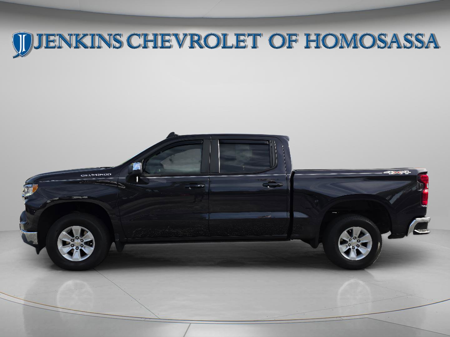 Used 2024 Chevrolet Silverado 1500 LT image 8