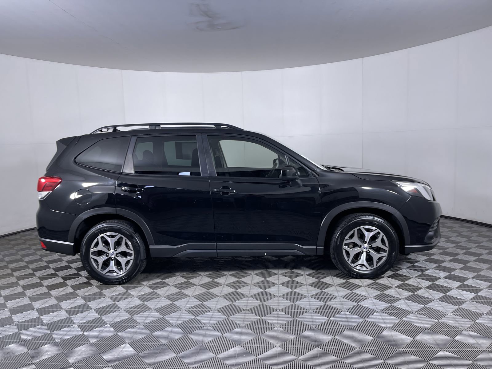 Used 2022 Subaru Forester Premium AWD/4WD image 10