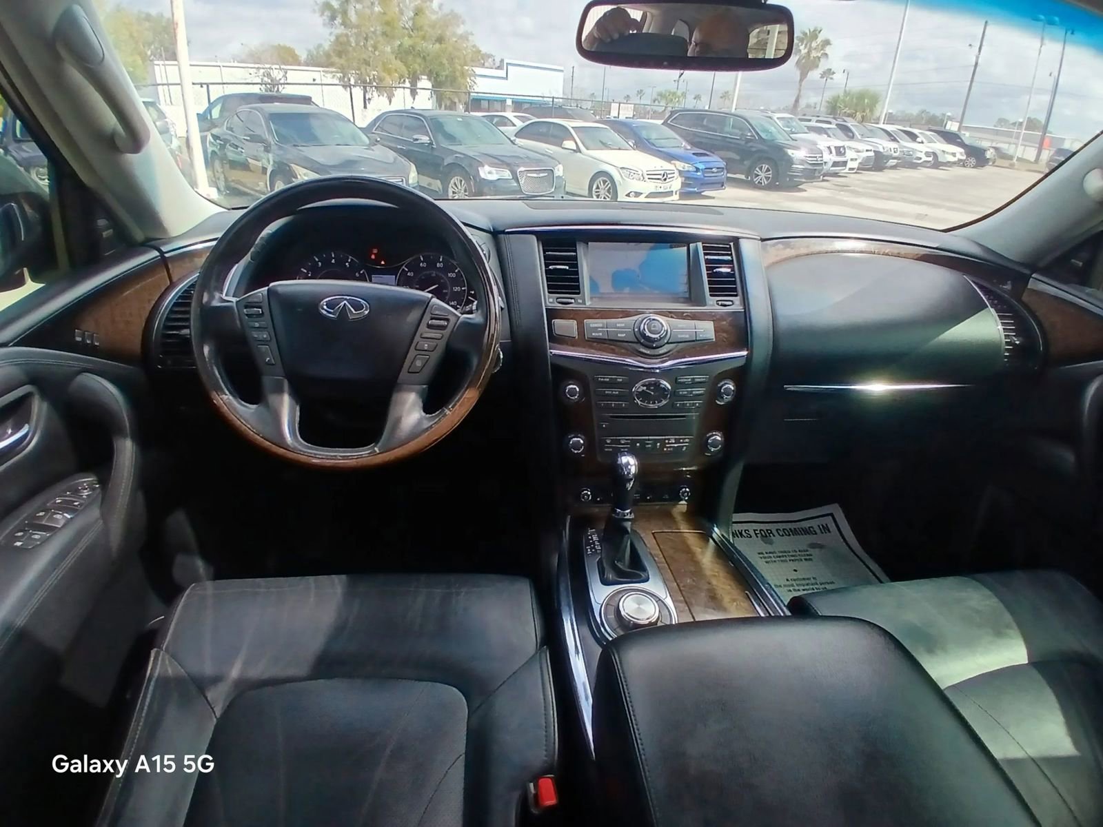 Used 2014 INFINITI QX80 4WD w/ Deluxe Touring Package image 24