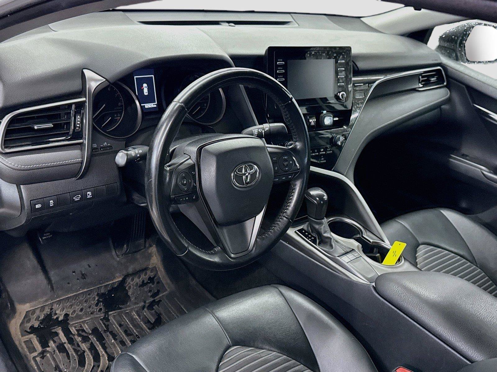 Used 2022 Toyota Camry SE FWD image 7