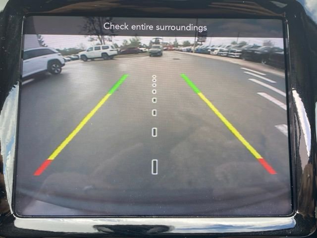 Used 2020 Jeep Cherokee Limited image 21