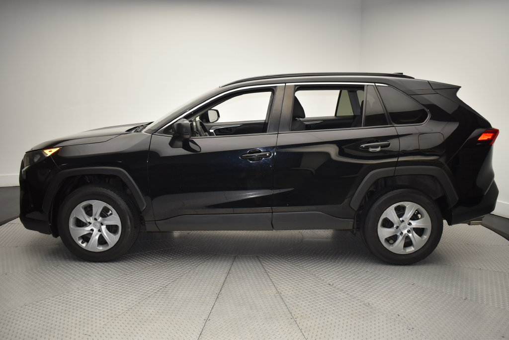 Used 2019 Toyota RAV4 LE FWD image 8