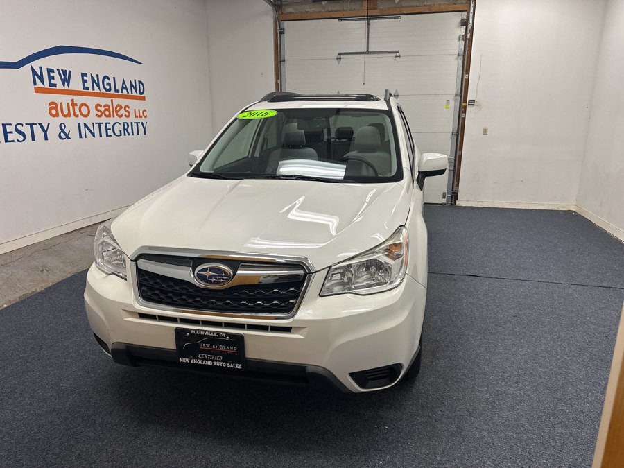 Used 2016 Subaru Forester 2.5i Premium w/ All-Weather Package AWD/4WD image 2