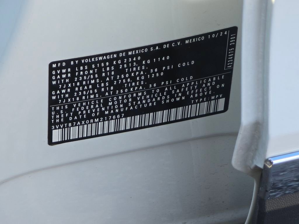 Used 2024 Volkswagen Tiguan Wolfsburg Edition image 30