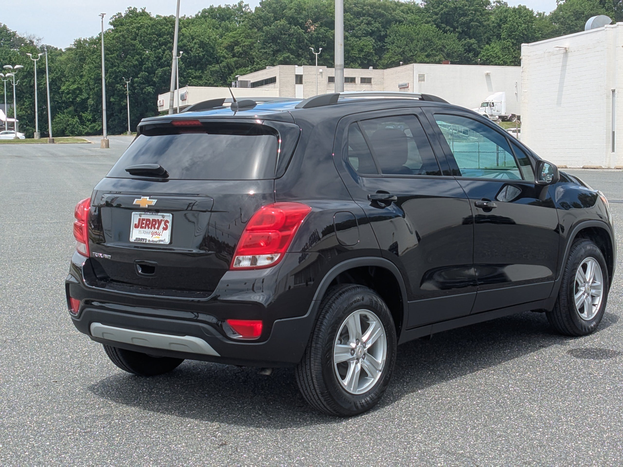 Used 2022 Chevrolet Trax LT w/ LT Convenience Package AWD/4WD image 9
