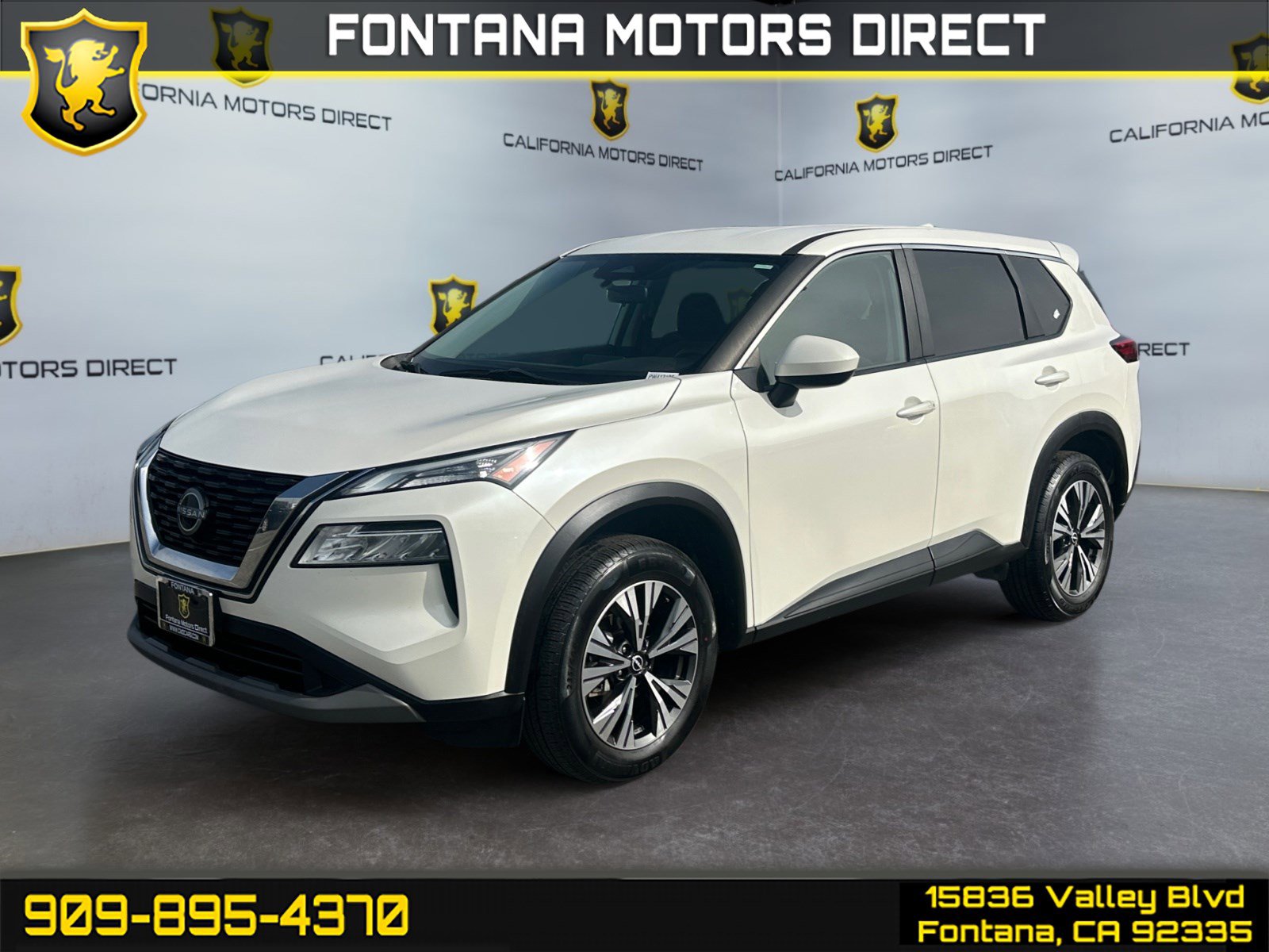 Used 2023 Nissan Rogue SV image 1