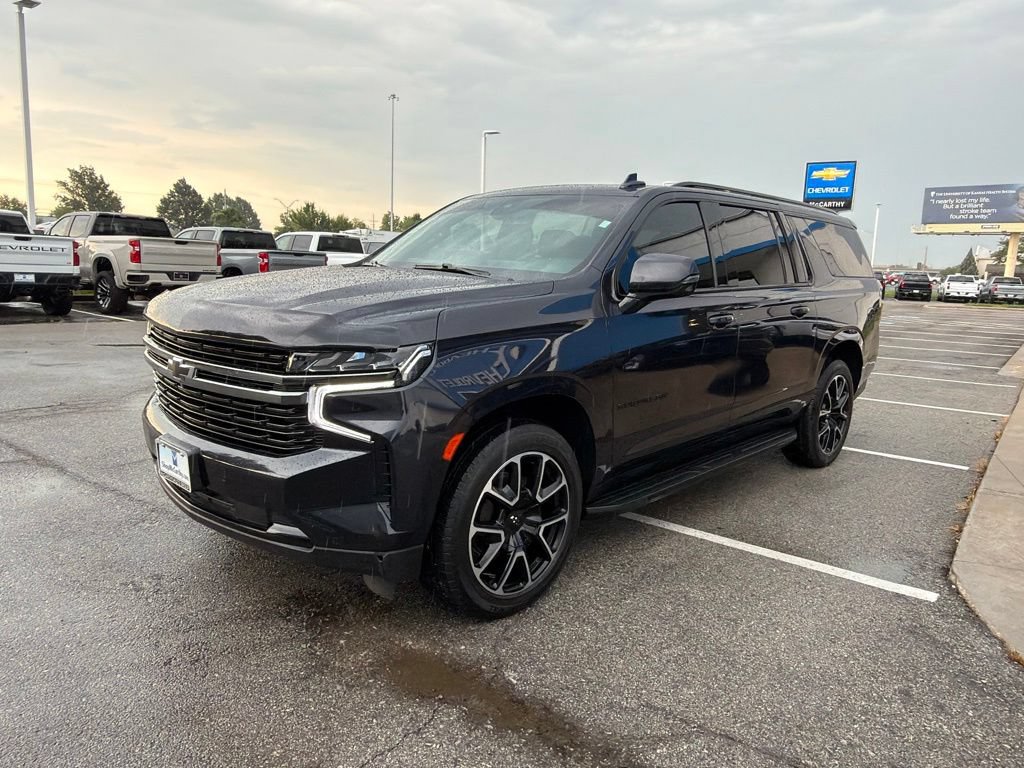 Used 2022 Chevrolet Suburban RST w/ Luxury Package AWD/4WD image 6