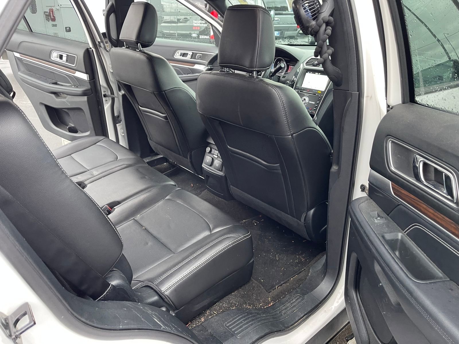 Used 2018 Ford Explorer Limited w/ Equipment Group 301A image 10