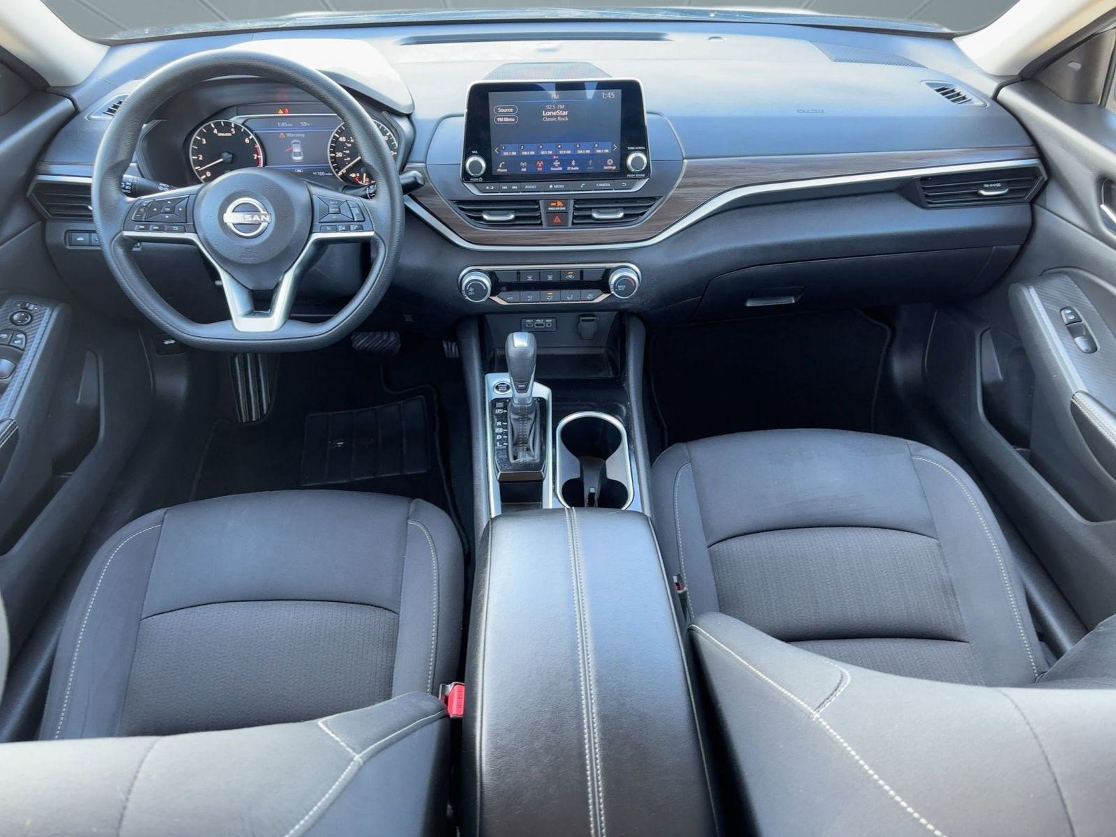 Used 2024 Nissan Altima 2.5 SV image 15