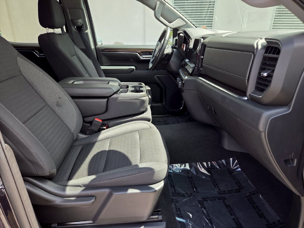Used 2023 Chevrolet Silverado 1500 LT AWD/4WD image 14