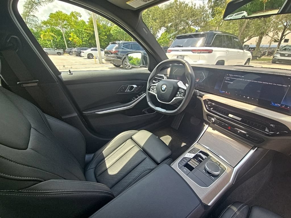 Used 2025 BMW 330i xDrive Sedan AWD/4WD image 38