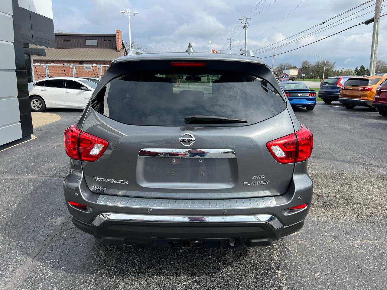Used 2019 Nissan Pathfinder Platinum AWD/4WD image 5