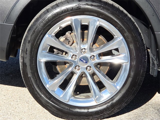 Used 2019 Ford Explorer XLT w/ Equipment Group 202A image 9