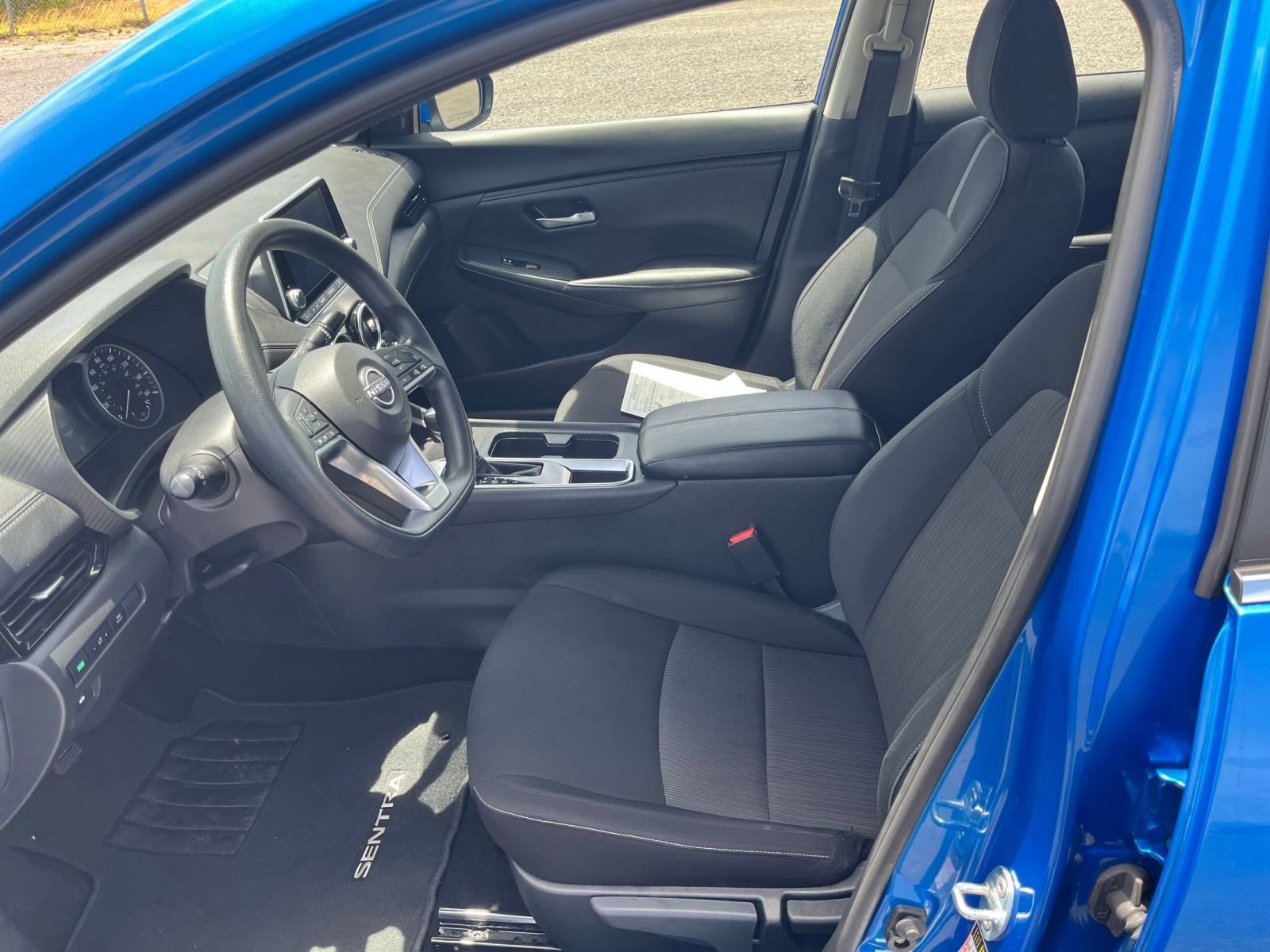 Used 2025 Nissan Sentra SV FWD image 21