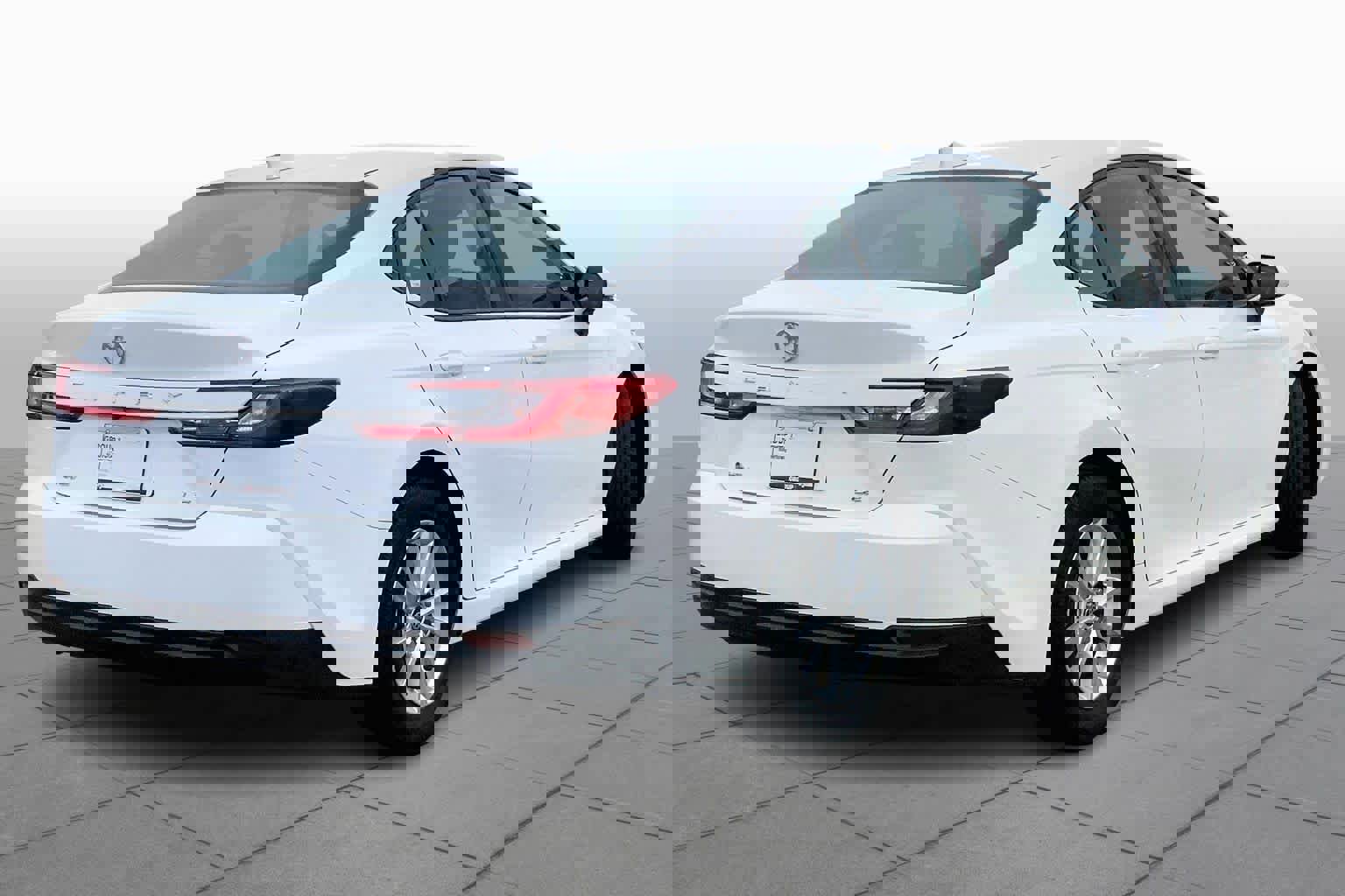 Used 2025 Toyota Camry LE w/ Convenience Package image 13