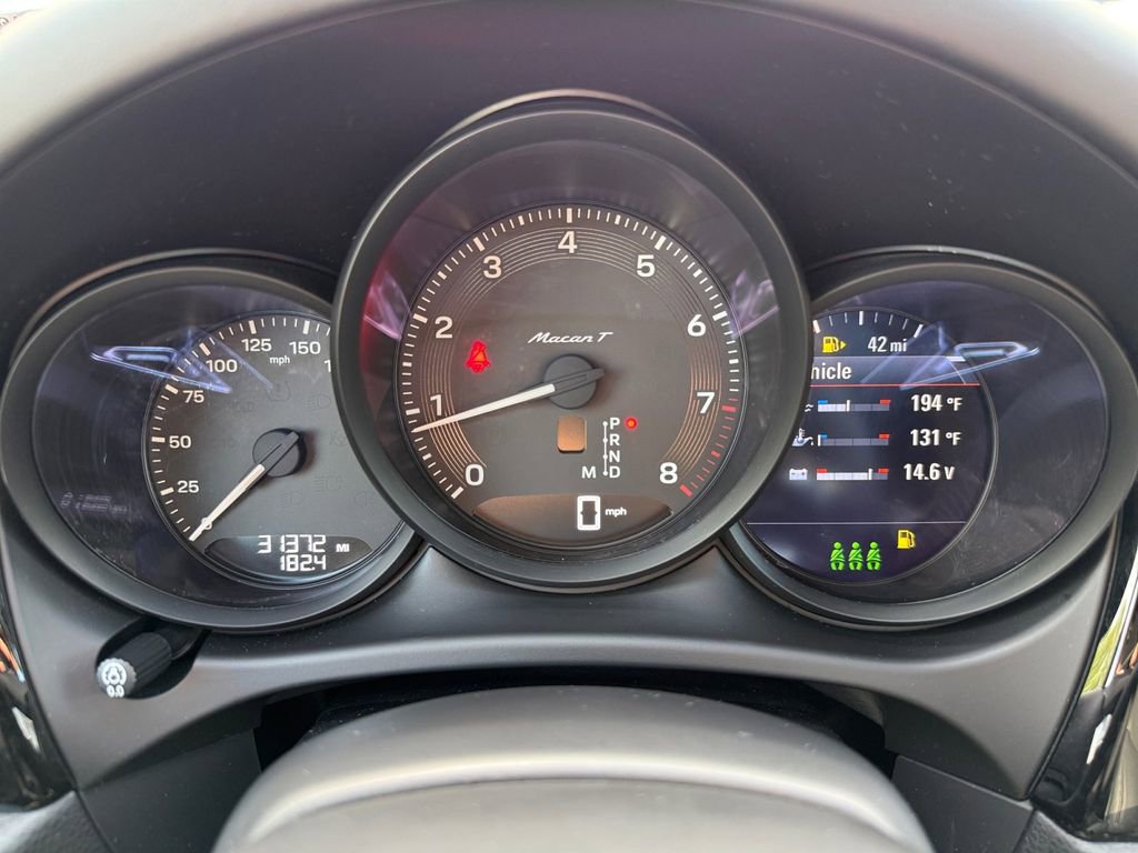 Used 2023 Porsche Macan Turbo AWD/4WD image 19