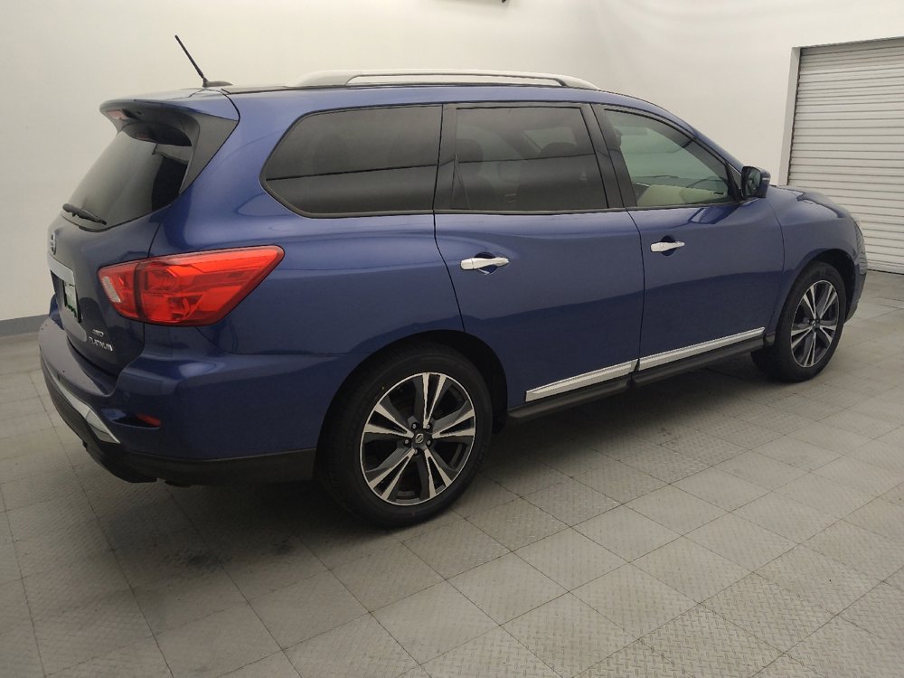 Used 2017 Nissan Pathfinder Platinum image 10