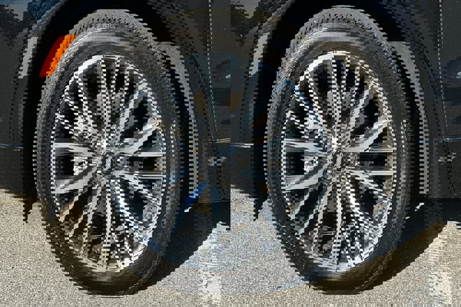 Used 2024 Cadillac XT4 Sport image 32