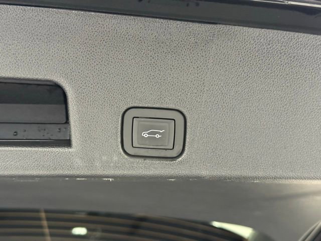 Used 2025 GMC Acadia AT4 image 5