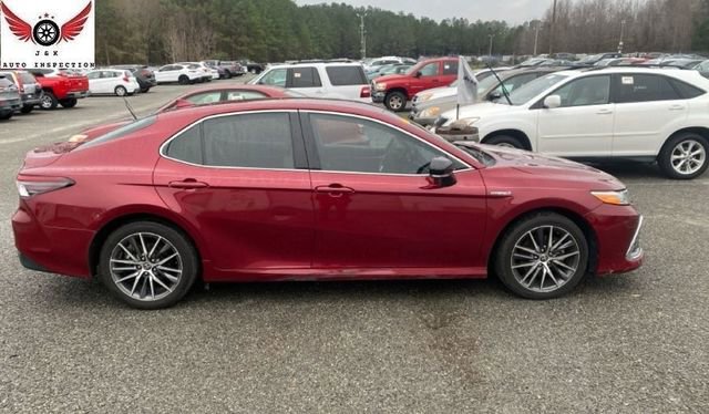 Used 2021 Toyota Camry XLE image 3