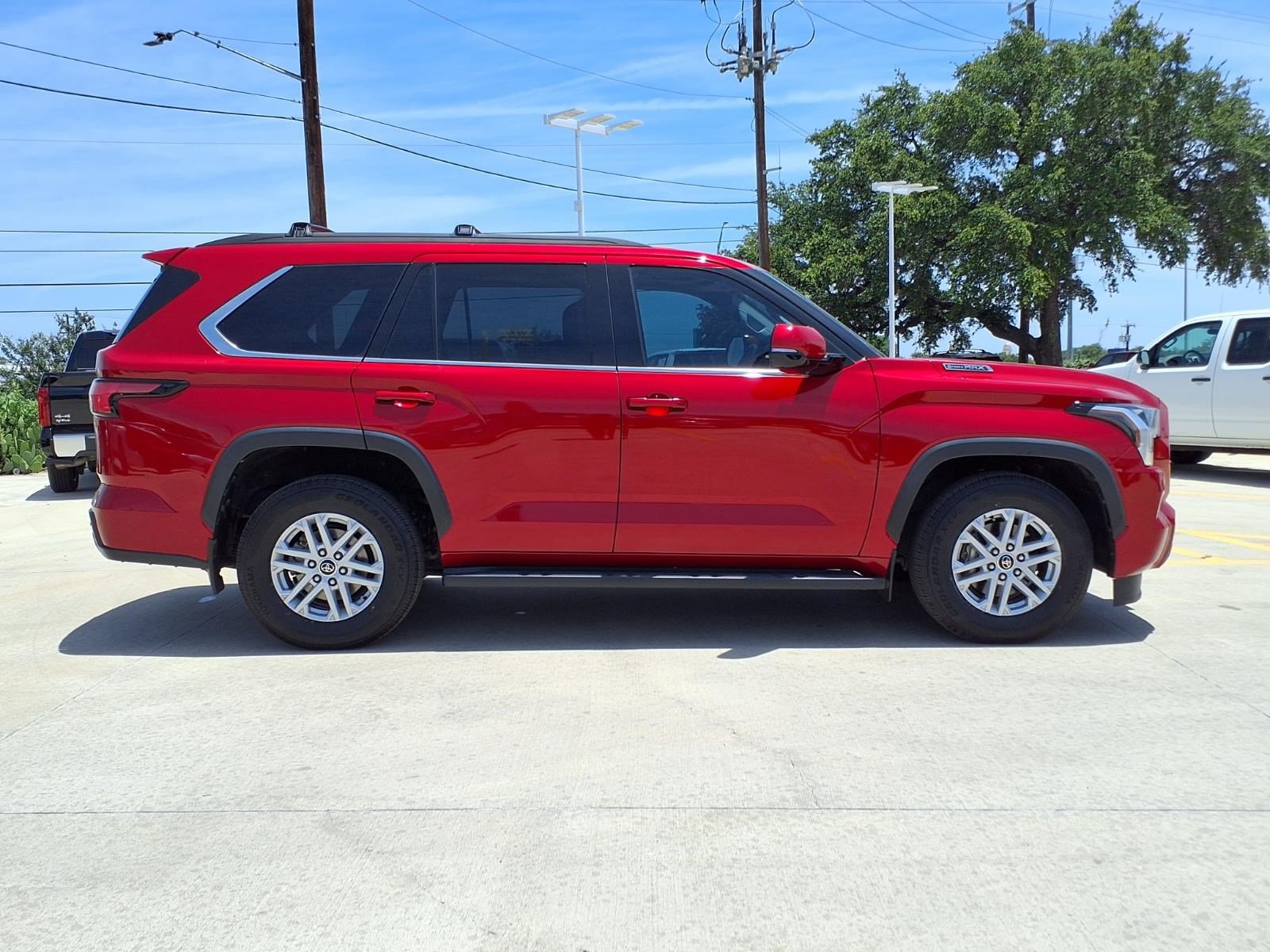 Used 2023 Toyota Sequoia SR5 w/ SR5 Premium Package RWD image 5
