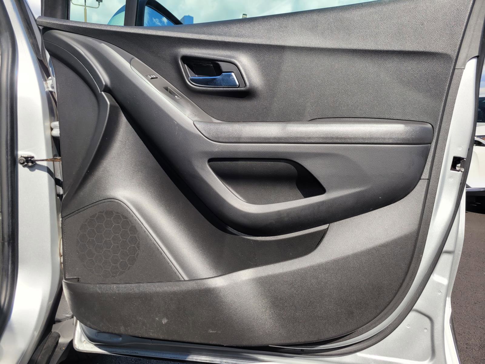 Used 2017 Chevrolet Trax LS image 22