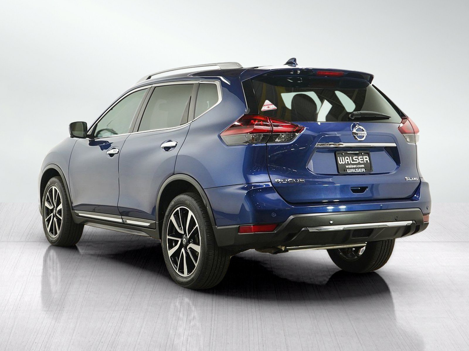 Used 2019 Nissan Rogue SL w/ Premium Package AWD/4WD image 3