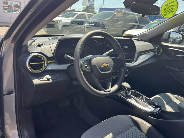 Certified 2024 Chevrolet Trax LT FWD image 22