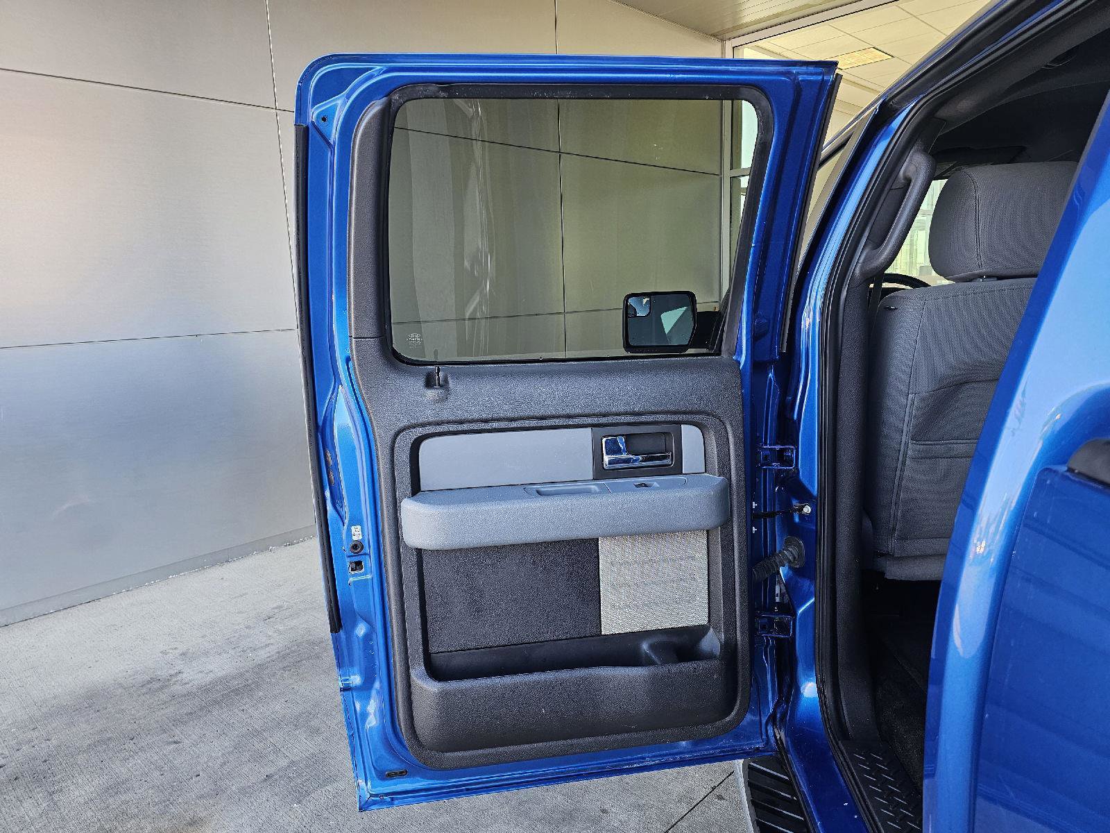 Used 2014 Ford F150 XLT w/ Equipment Group 302A Luxury AWD/4WD image 15