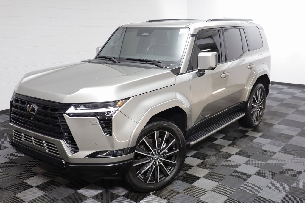 Used 2024 Lexus GX 550 550 Luxury w/ Accessory Package (Z1) image 2