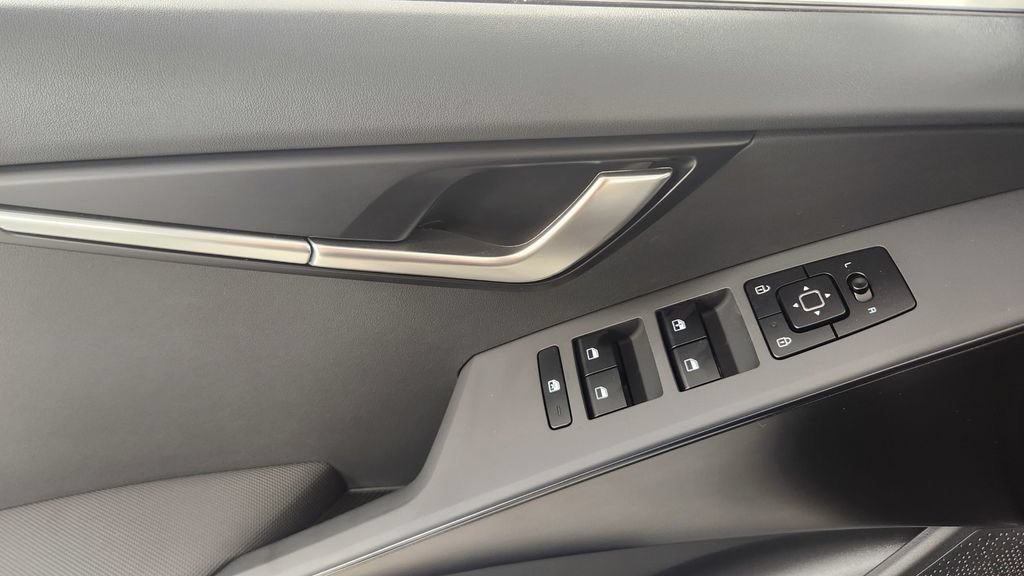 New 2026 Kia Niro LX FWD image 19