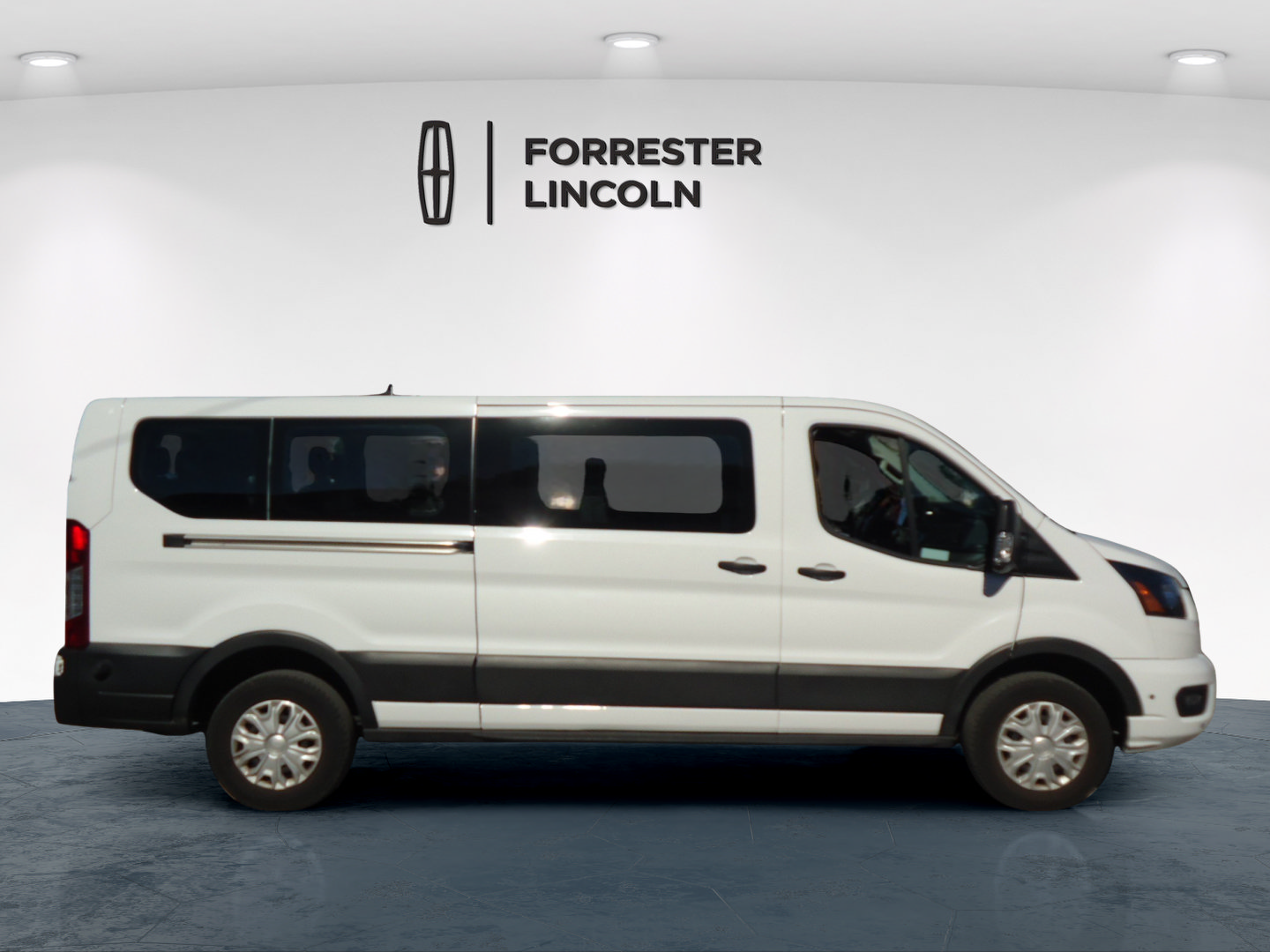 Used 2024 Ford Transit 350 XLT RWD image 2