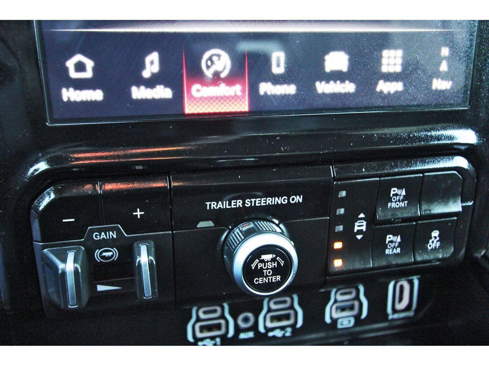 Used 2025 RAM 1500 Limited w/ Off Road Group image 27