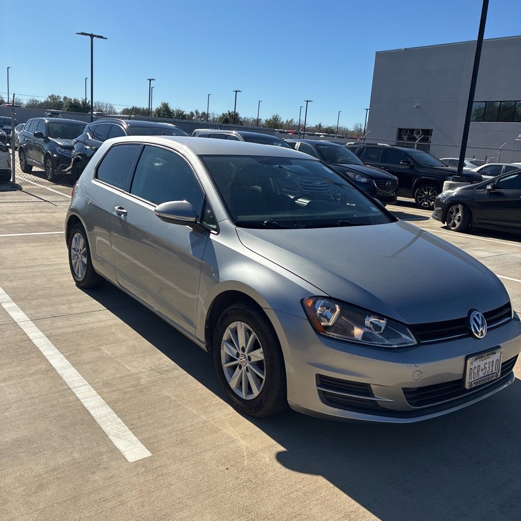 Used 2015 Volkswagen Golf S image 3