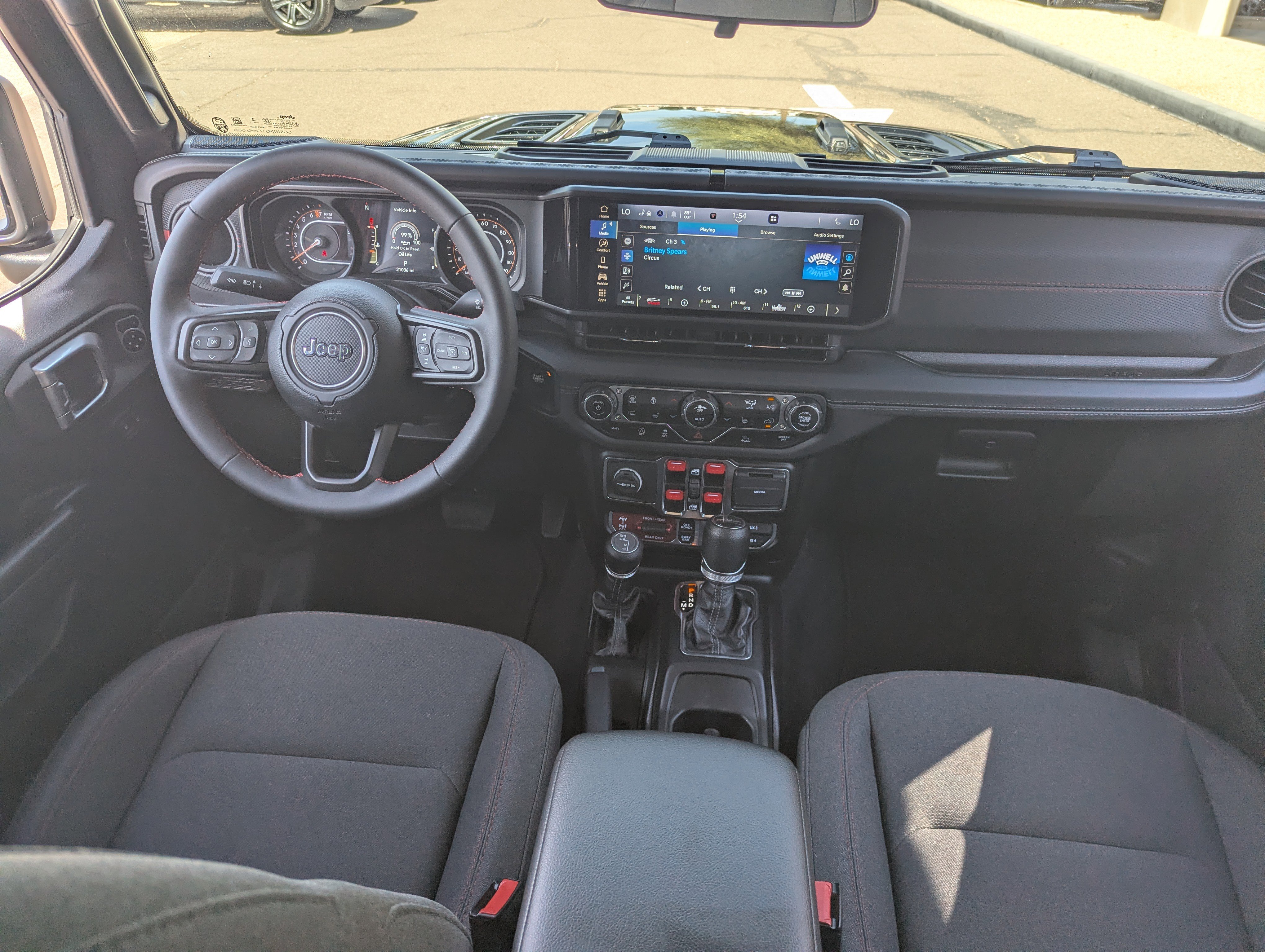 Used 2024 Jeep Gladiator Rubicon w/ Convenience Group image 13