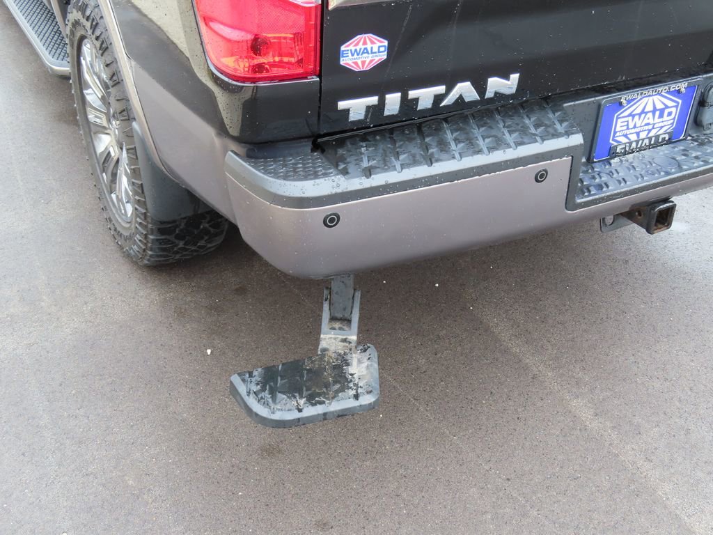 Used 2018 Nissan Titan Platinum Reserve image 17