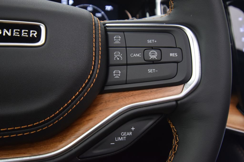 New 2026 Jeep Grand Wagoneer Summit AWD/4WD image 27