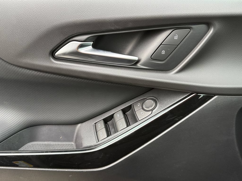 New 2027 Chevrolet Equinox LT FWD image 11