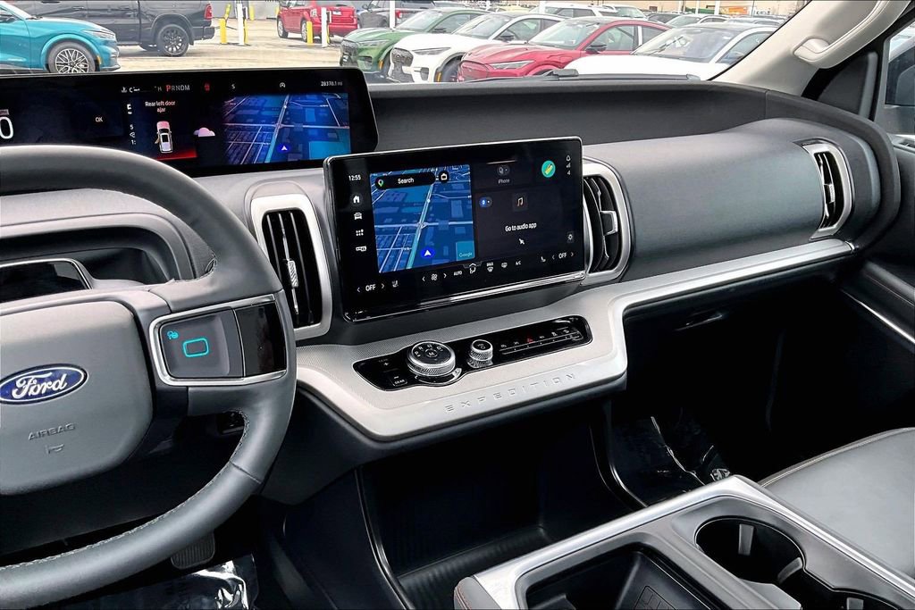 Used 2025 Ford Expedition Active image 6