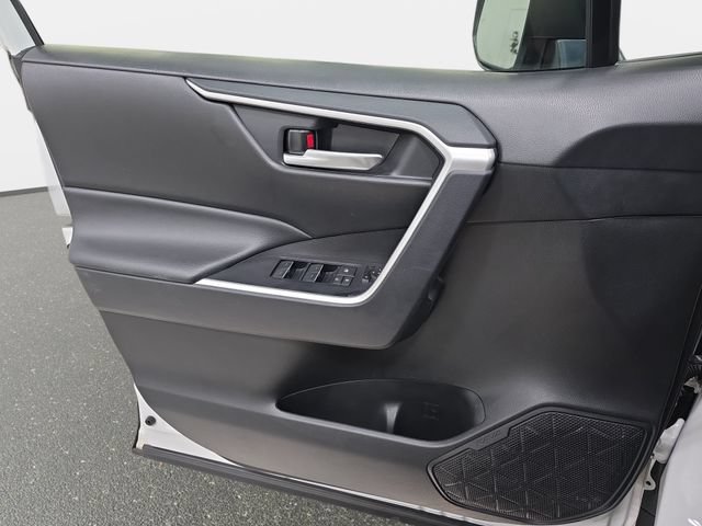 Certified 2025 Toyota RAV4 XLE AWD/4WD image 24
