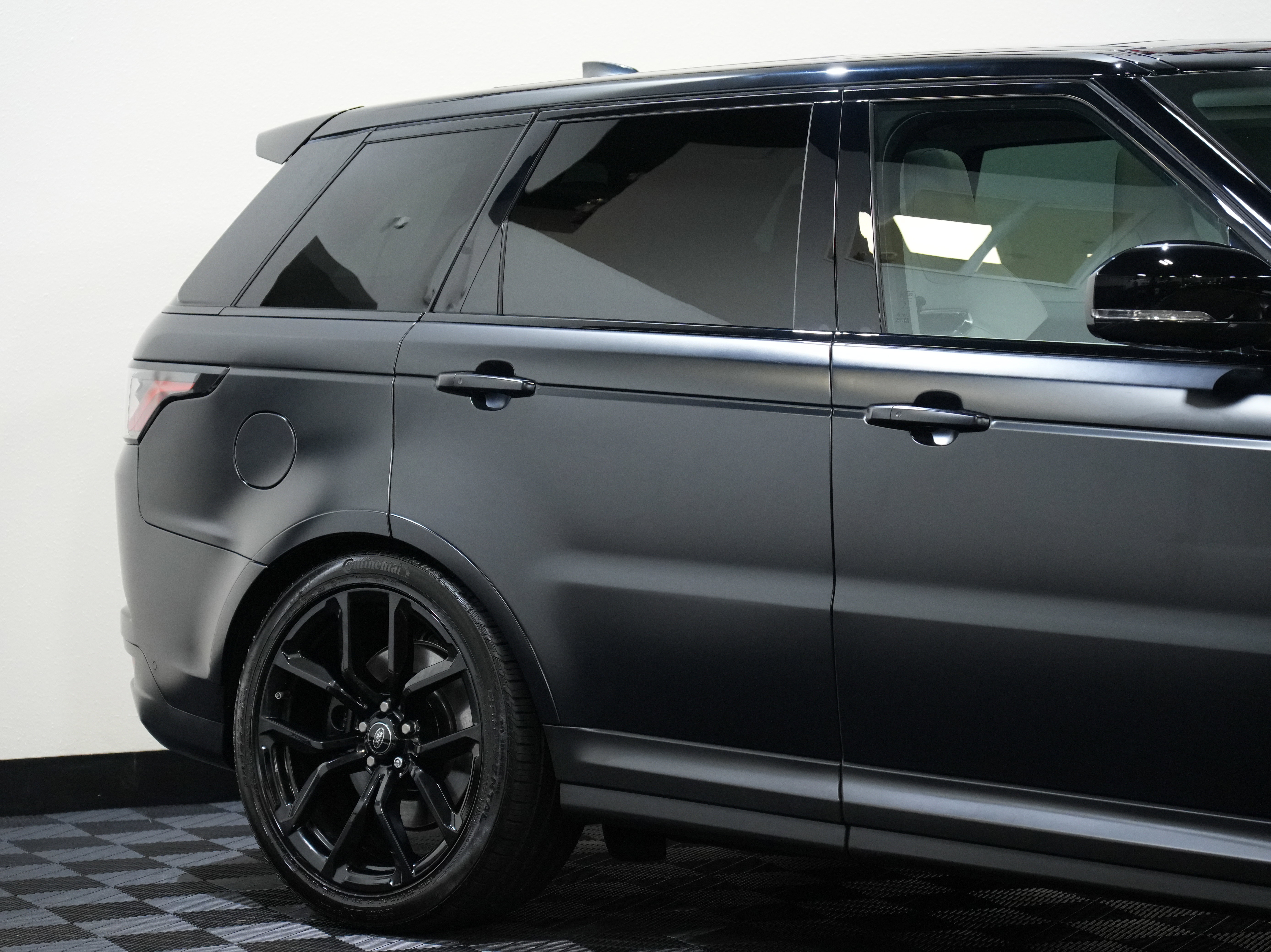 Used 2022 Land Rover Range Rover Sport SVR AWD/4WD image 13