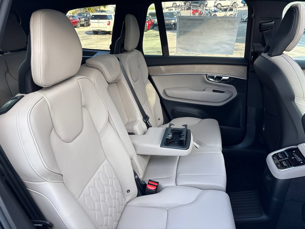 New 2026 Volvo XC90 T8 Plus w/ Protection Package Premier AWD/4WD image 17