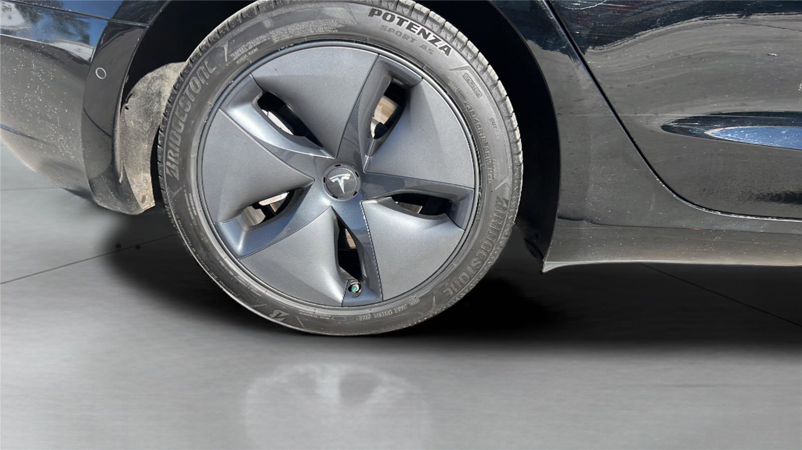 Used 2019 Tesla Model 3 Standard Range Plus image 15