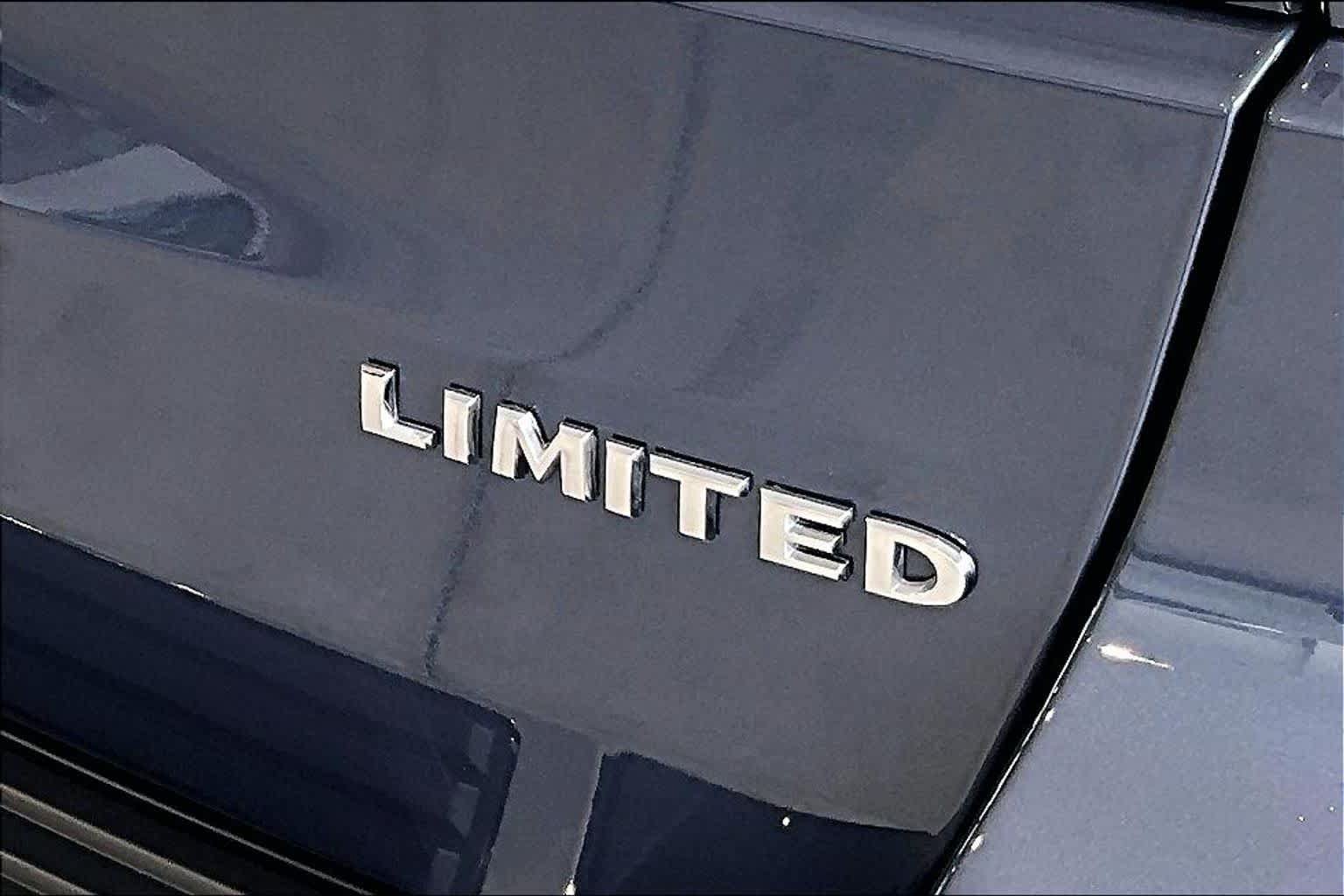 Used 2021 Jeep Grand Cherokee Limited RWD image 9