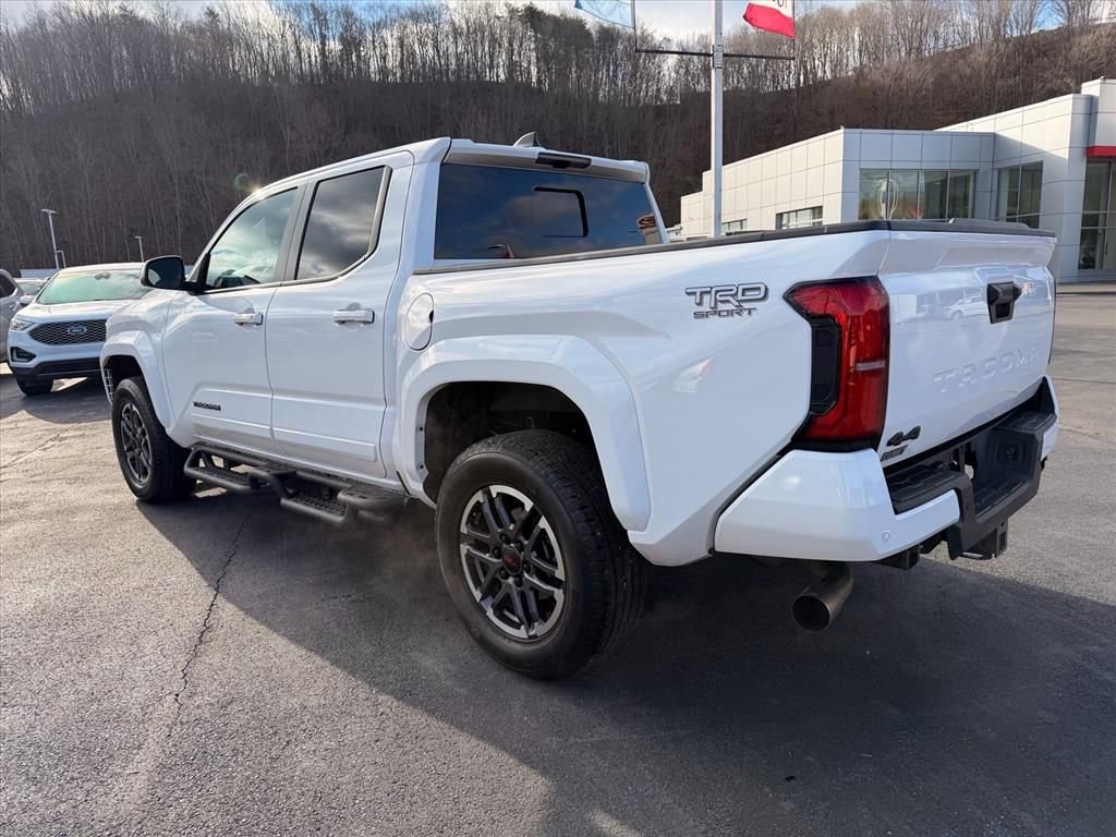 Used 2024 Toyota Tacoma TRD Sport w/ TRD Sport Upgrade Package image 7