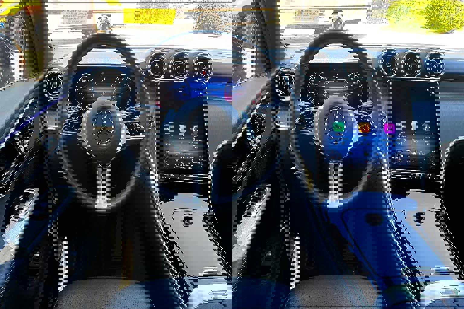 Used 2025 Mercedes-Benz GLC 300 image 6