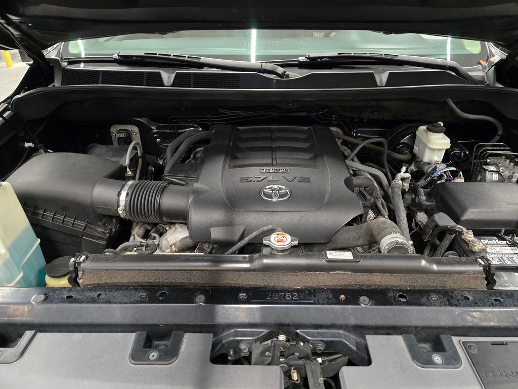 Used 2018 Toyota Tundra SR5 w/ SR5 Upgrade Package AWD/4WD image 13